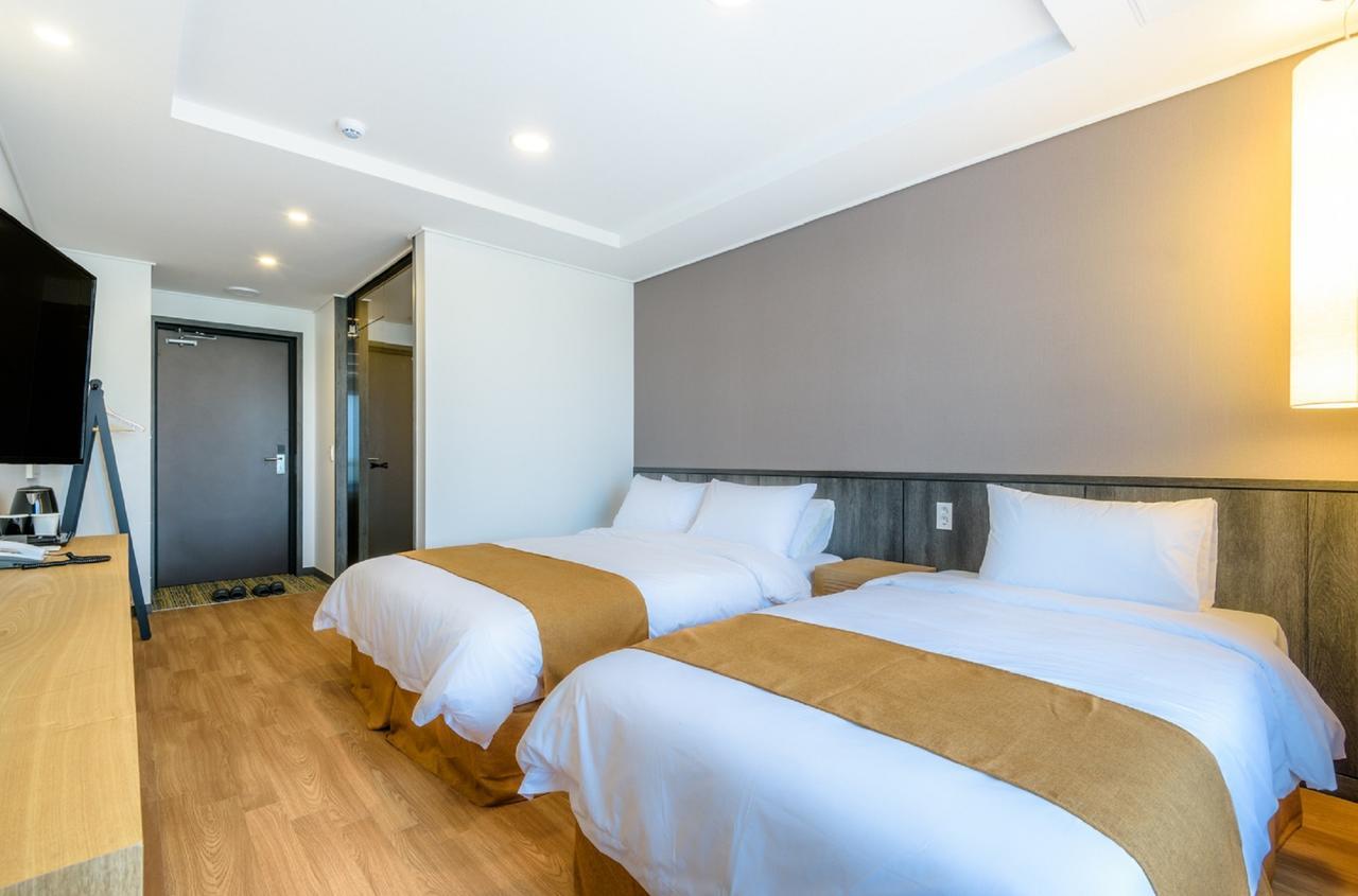 Thira Hotel Seogwipo Esterno foto